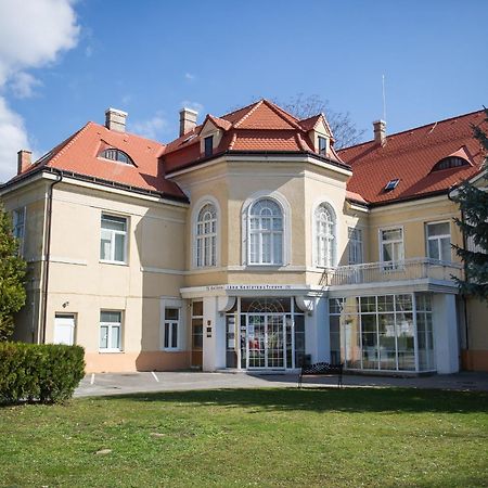 Milde'S Apartment Near The City Center - Hospodarska Street Trnava Bagian luar foto