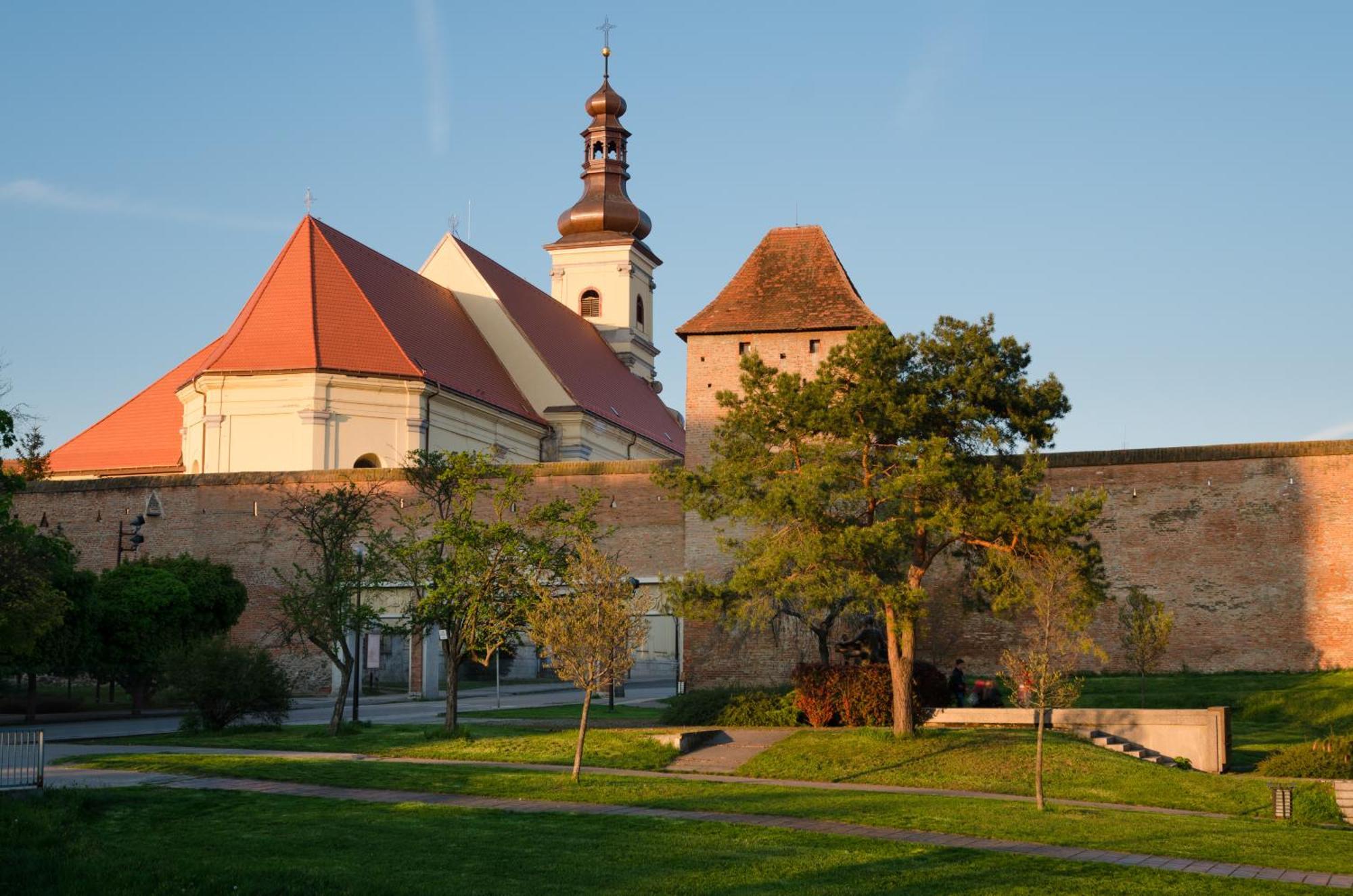Milde'S Apartment Near The City Center - Hospodarska Street Trnava Bagian luar foto
