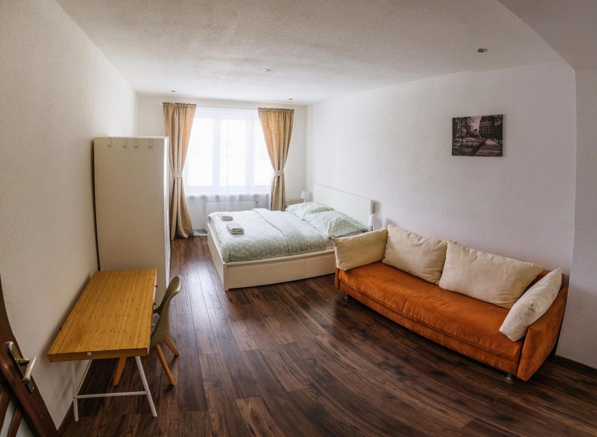 Milde'S Apartment Near The City Center - Hospodarska Street Trnava Bagian luar foto